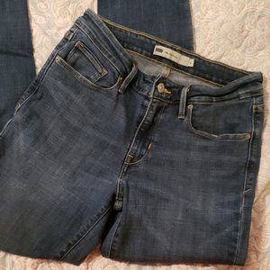 Levi's Mid Rise Medium Wash Skinny Jeans - Size 6